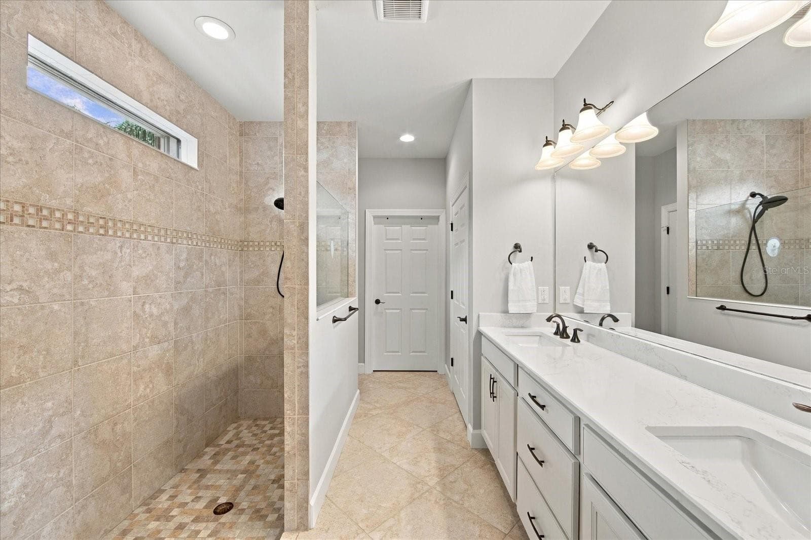 Single Family Residence at 17218 SEAFORD WAY, LAKEWOOD RANCH, photo 30 of 98