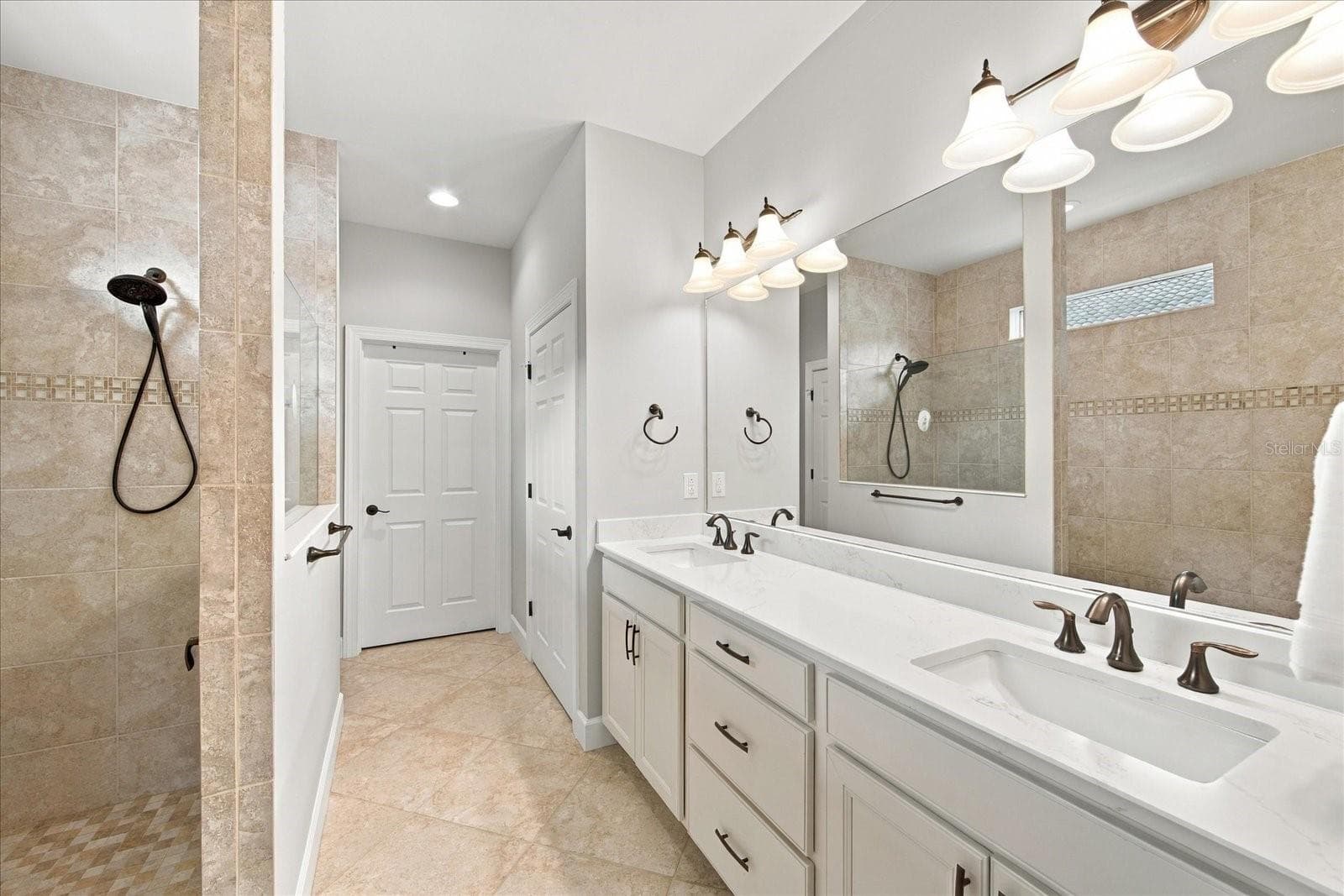 Single Family Residence at 17218 SEAFORD WAY, LAKEWOOD RANCH, photo 31 of 98