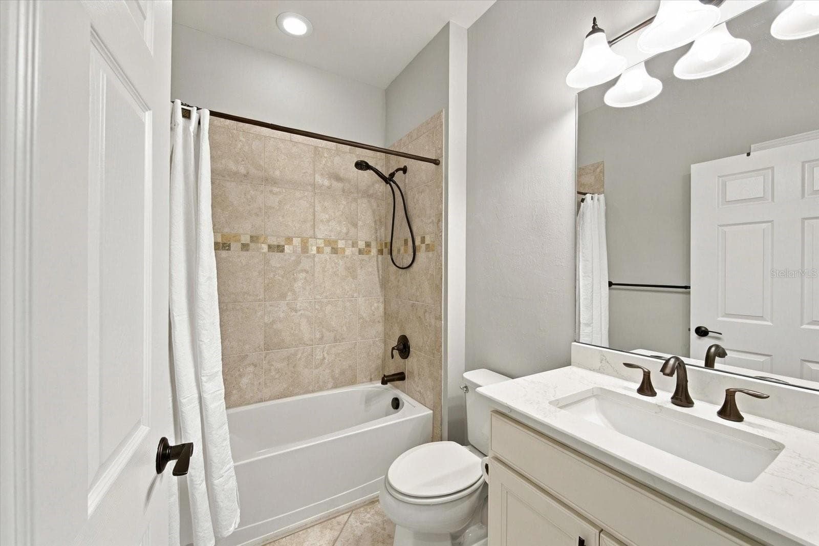 Single Family Residence at 17218 SEAFORD WAY, LAKEWOOD RANCH, photo 39 of 98