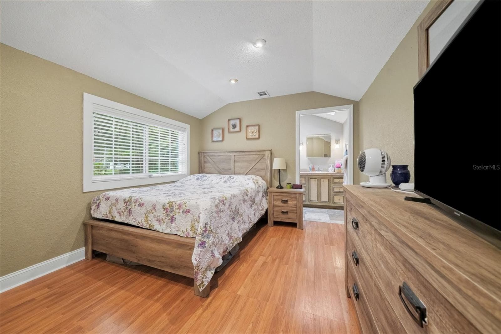 Single Family Residence at 2005 E MARKS ST, ORLANDO, photo 17 of 28