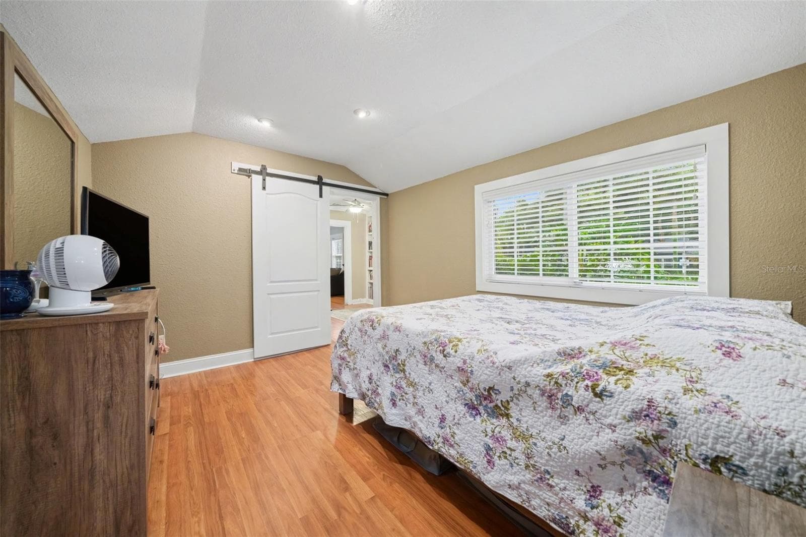 Single Family Residence at 2005 E MARKS ST, ORLANDO, photo 18 of 28