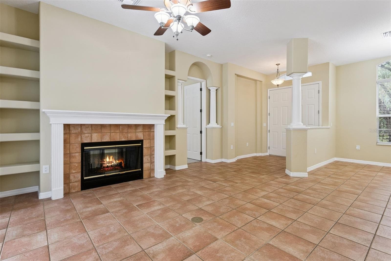 Single Family Residence at 949 HAWK LNDG, FRUITLAND PARK, photo 8 of 63