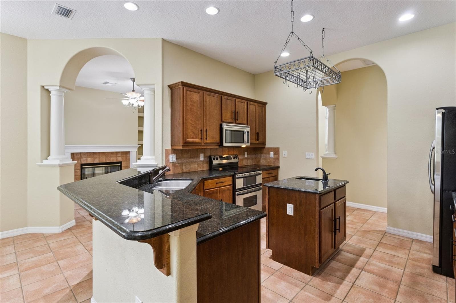 Single Family Residence at 949 HAWK LNDG, FRUITLAND PARK, photo 13 of 63
