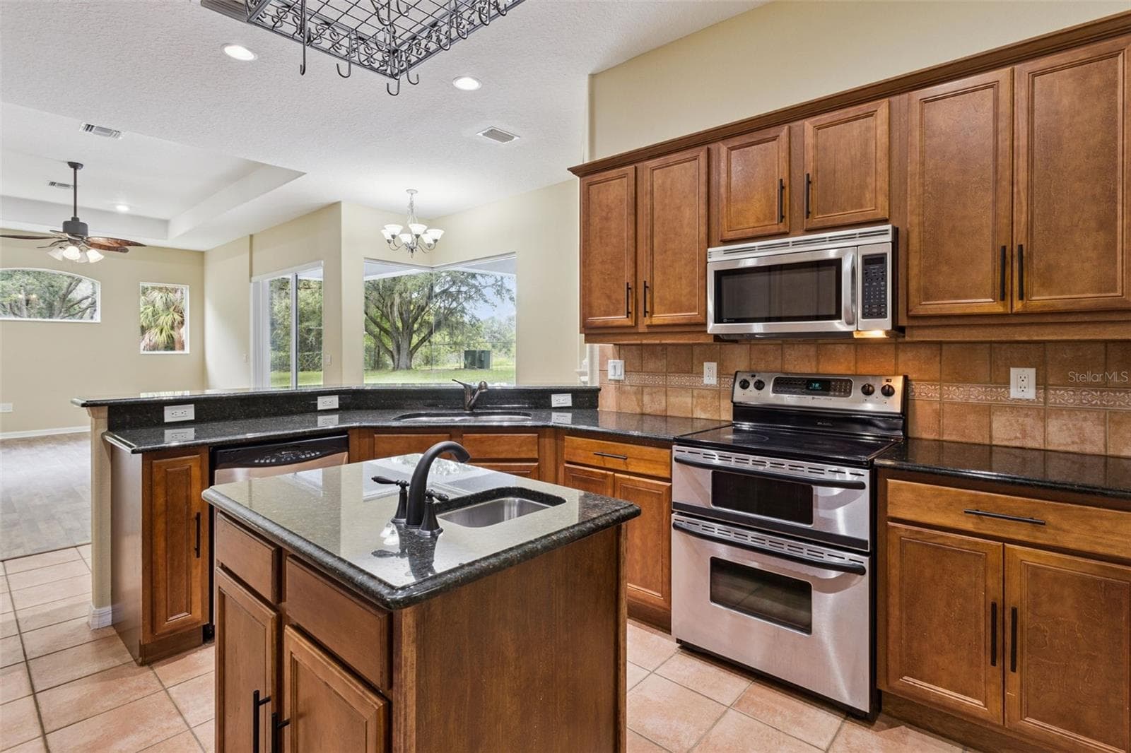 Single Family Residence at 949 HAWK LNDG, FRUITLAND PARK, photo 17 of 63