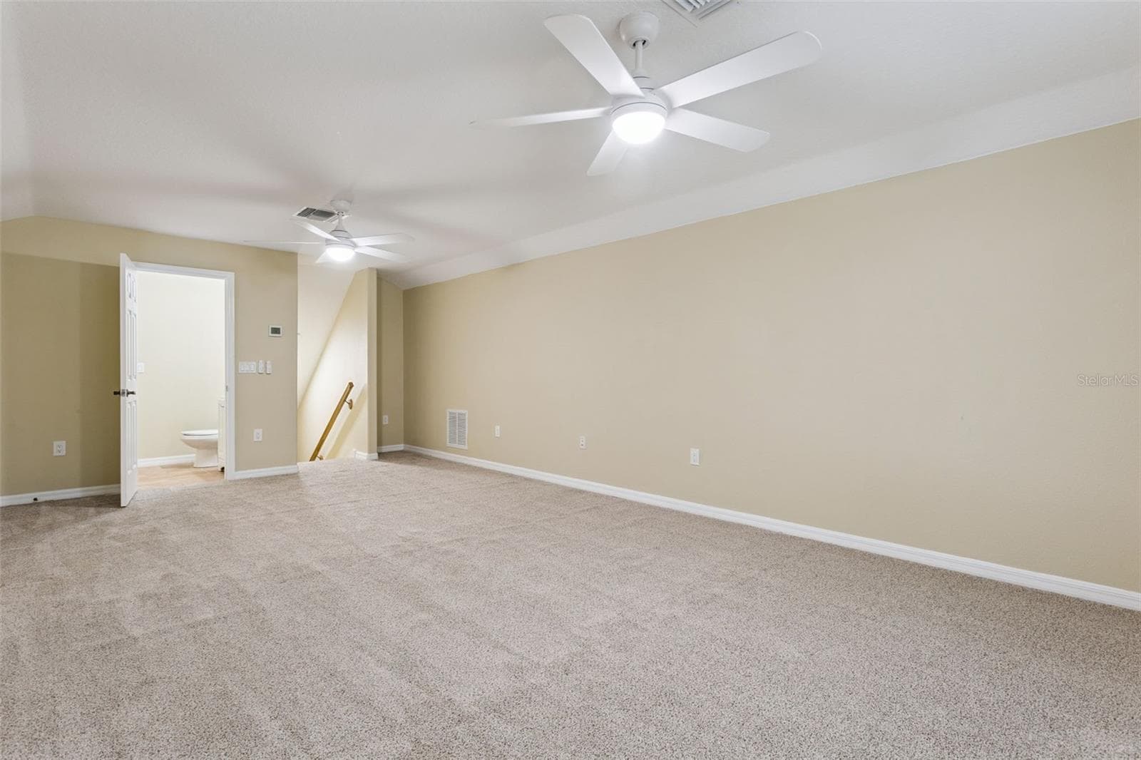 Single Family Residence at 949 HAWK LNDG, FRUITLAND PARK, photo 21 of 63