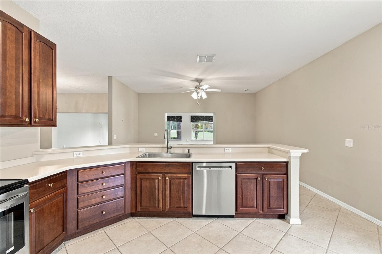 Single Family Residence at 352 HAMRICK DR, POINCIANA, photo 19 of 76