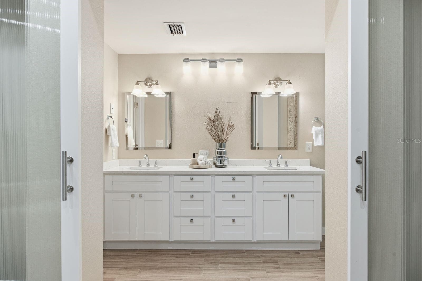 Beautiful Primary Bathroom - 4811 BAYSHORE BLVD #303, TAMPA