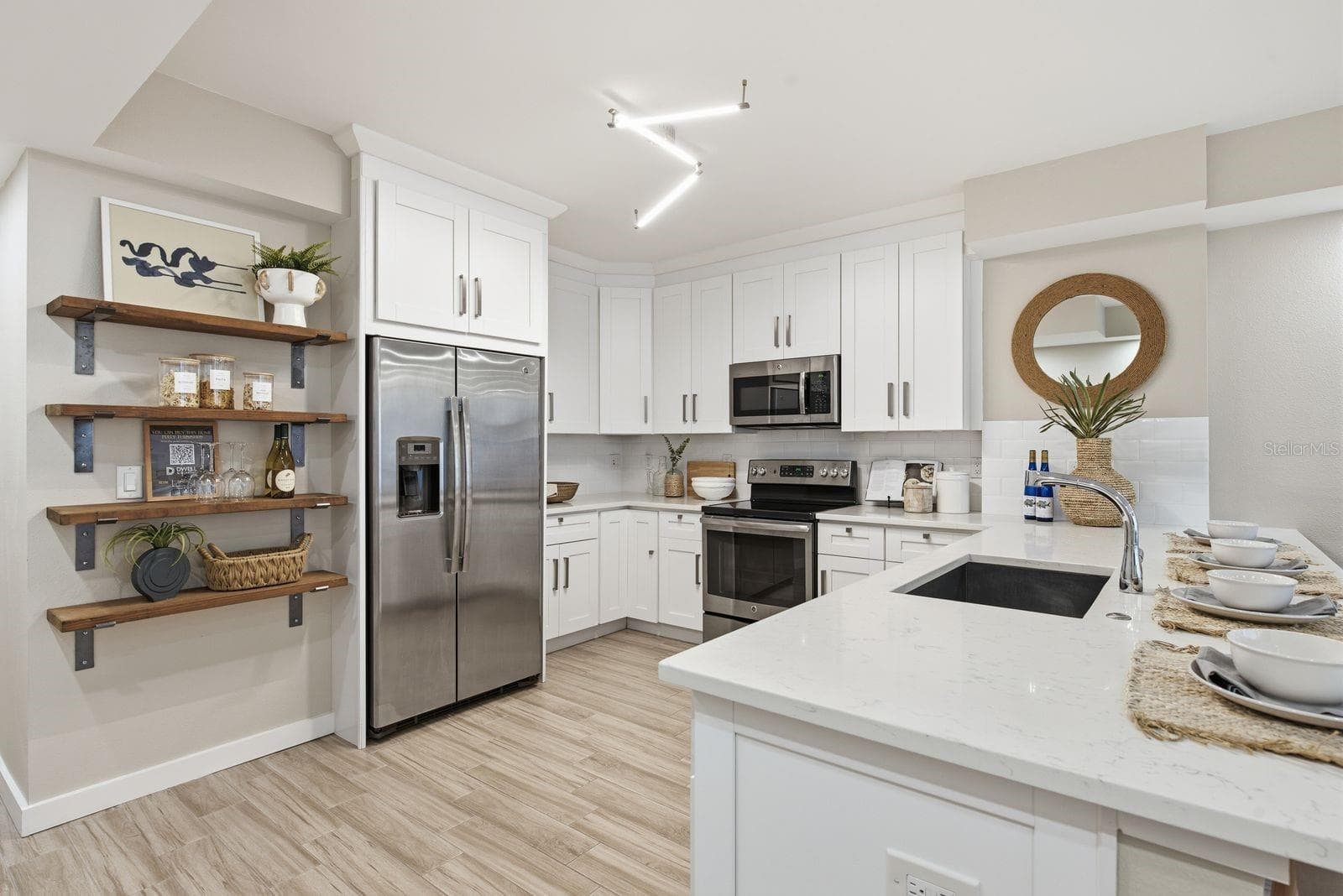 Beautiful Kitchen - 4811 BAYSHORE BLVD #303, TAMPA