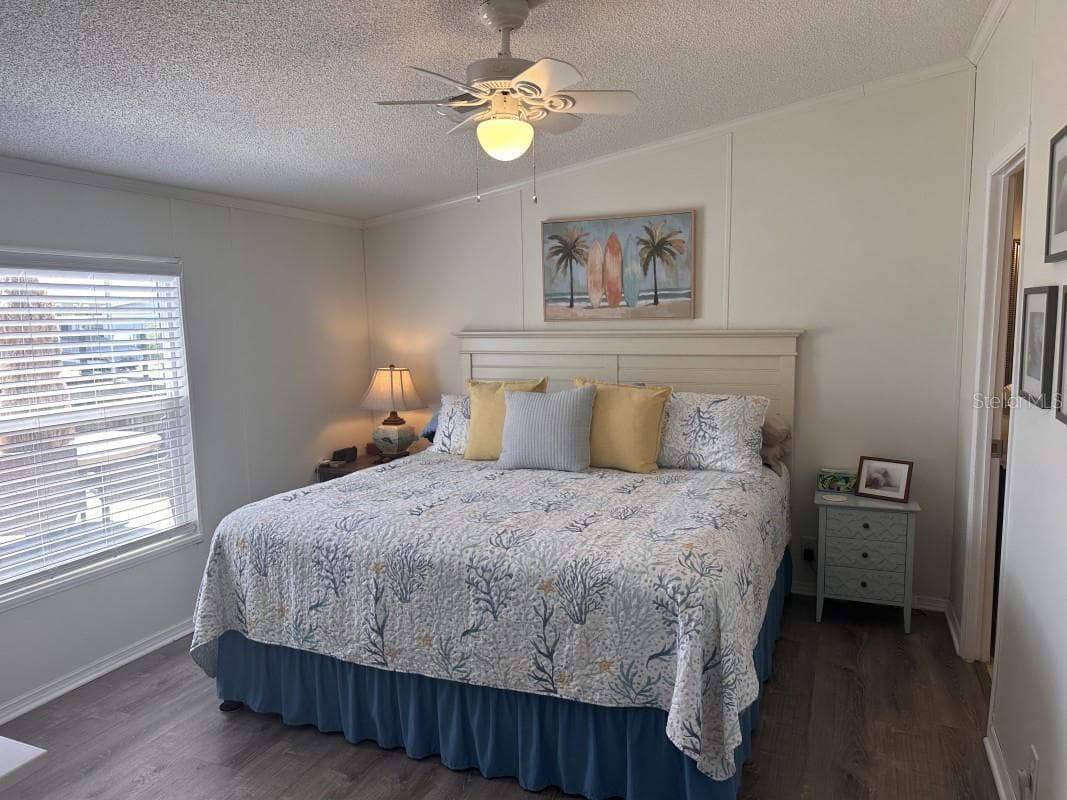Manufactured Home at 122 W SAINT ANNES CIR, APOLLO BEACH, photo 7 of 12