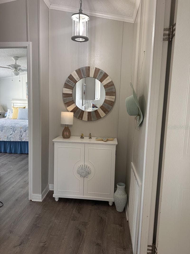 Manufactured Home at 122 W SAINT ANNES CIR, APOLLO BEACH, photo 11 of 12