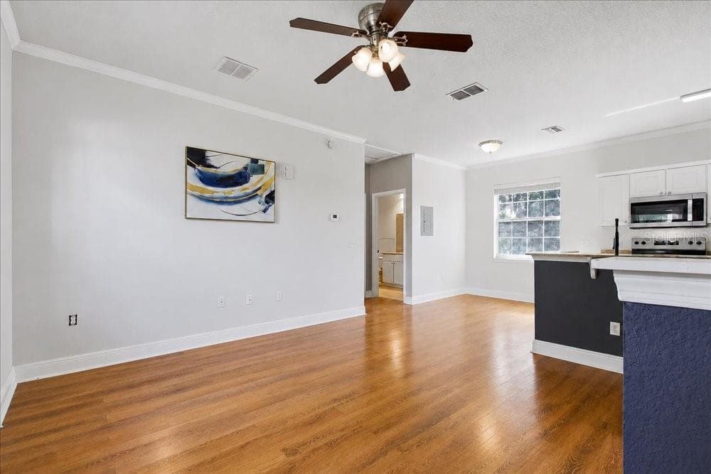 Excellent view of the open floor plan - 341 SOUTHERN PECAN CIR #202, WINTER GARDEN