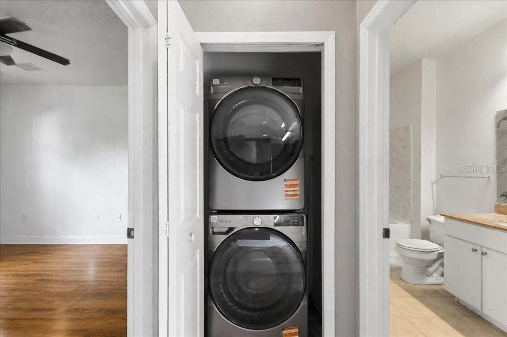 Washer & Dryer - 341 SOUTHERN PECAN CIR #202, WINTER GARDEN