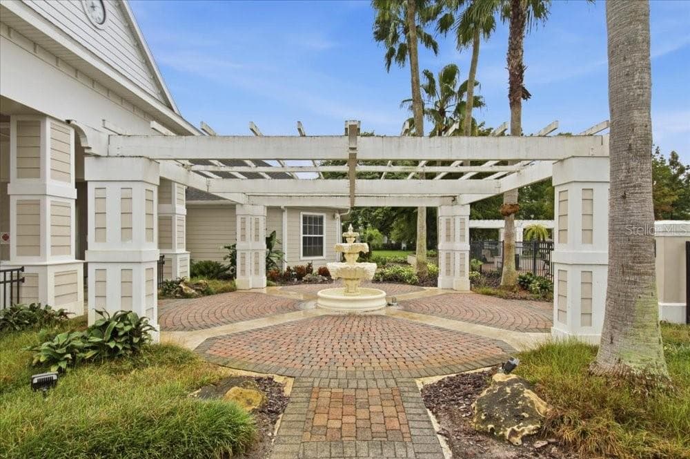Green Space - 341 SOUTHERN PECAN CIR #202, WINTER GARDEN