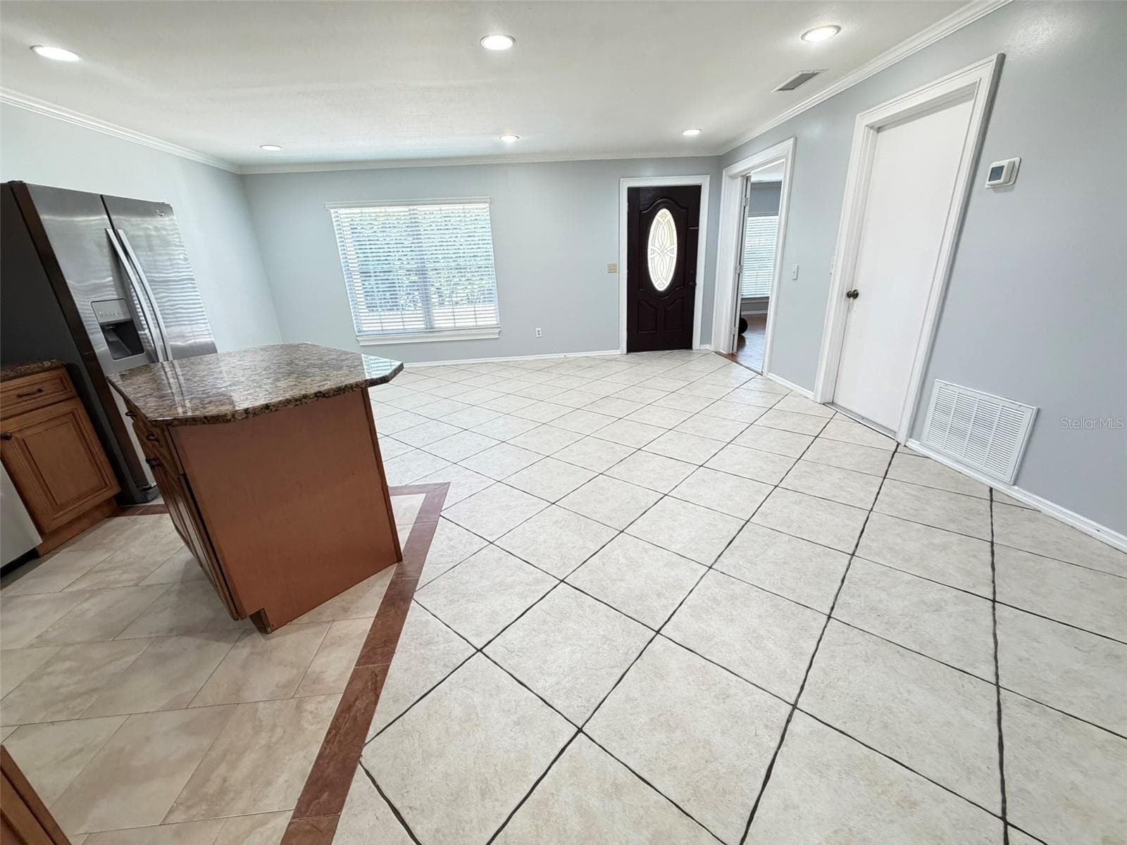 Half Duplex at 825 QUAIL HOLLOW DR, ORLANDO, photo 6 of 23