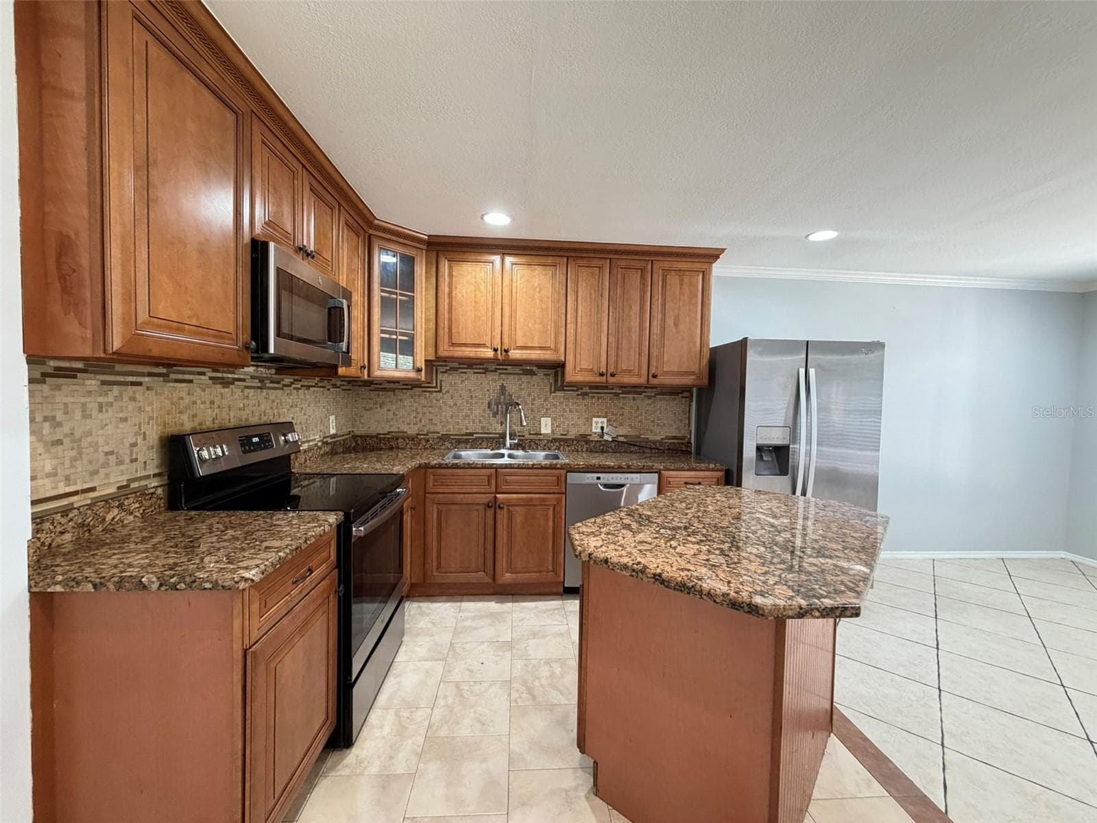 Half Duplex at 825 QUAIL HOLLOW DR, ORLANDO, photo 7 of 23