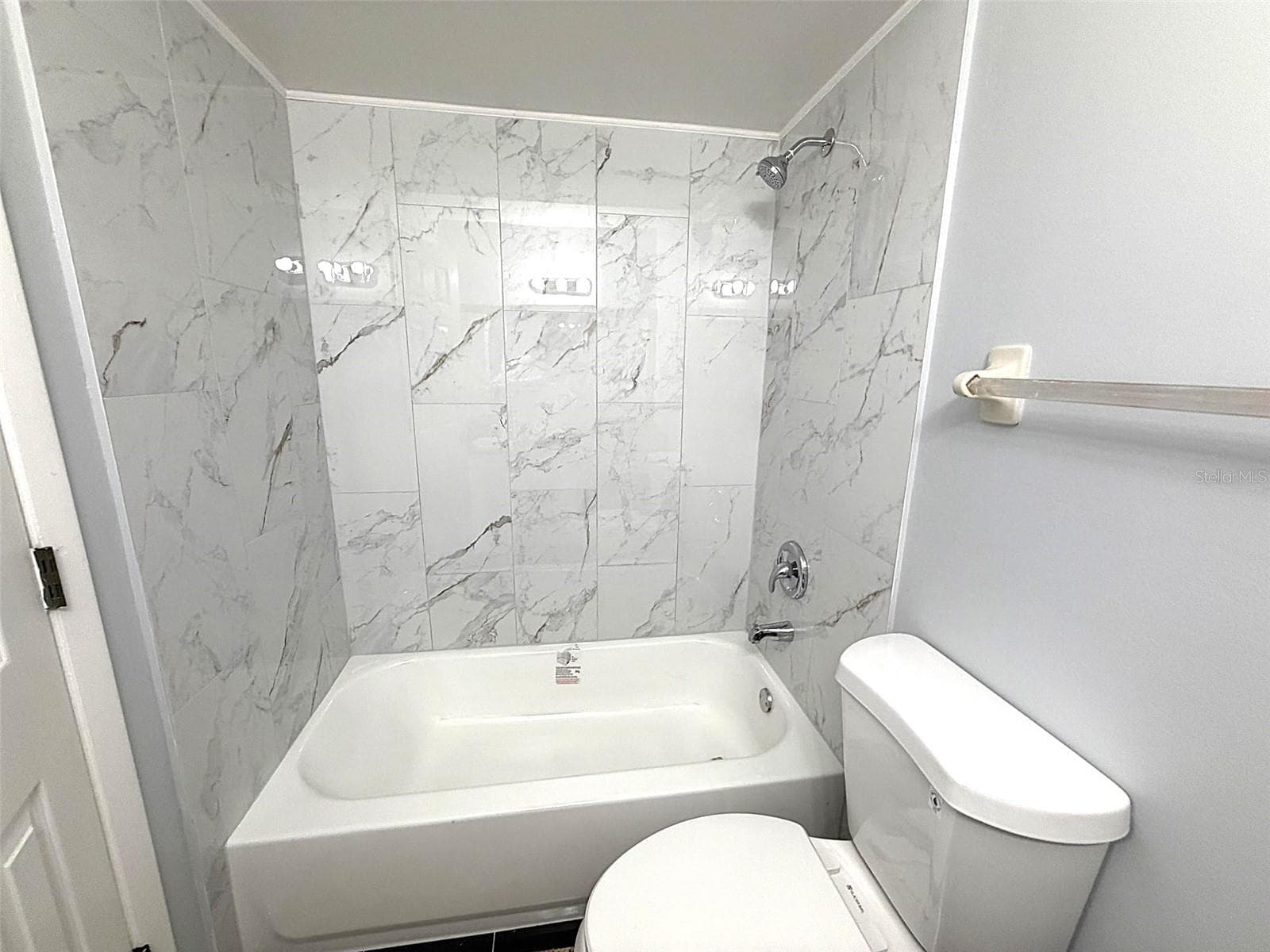 Half Duplex at 825 QUAIL HOLLOW DR, ORLANDO, photo 16 of 23