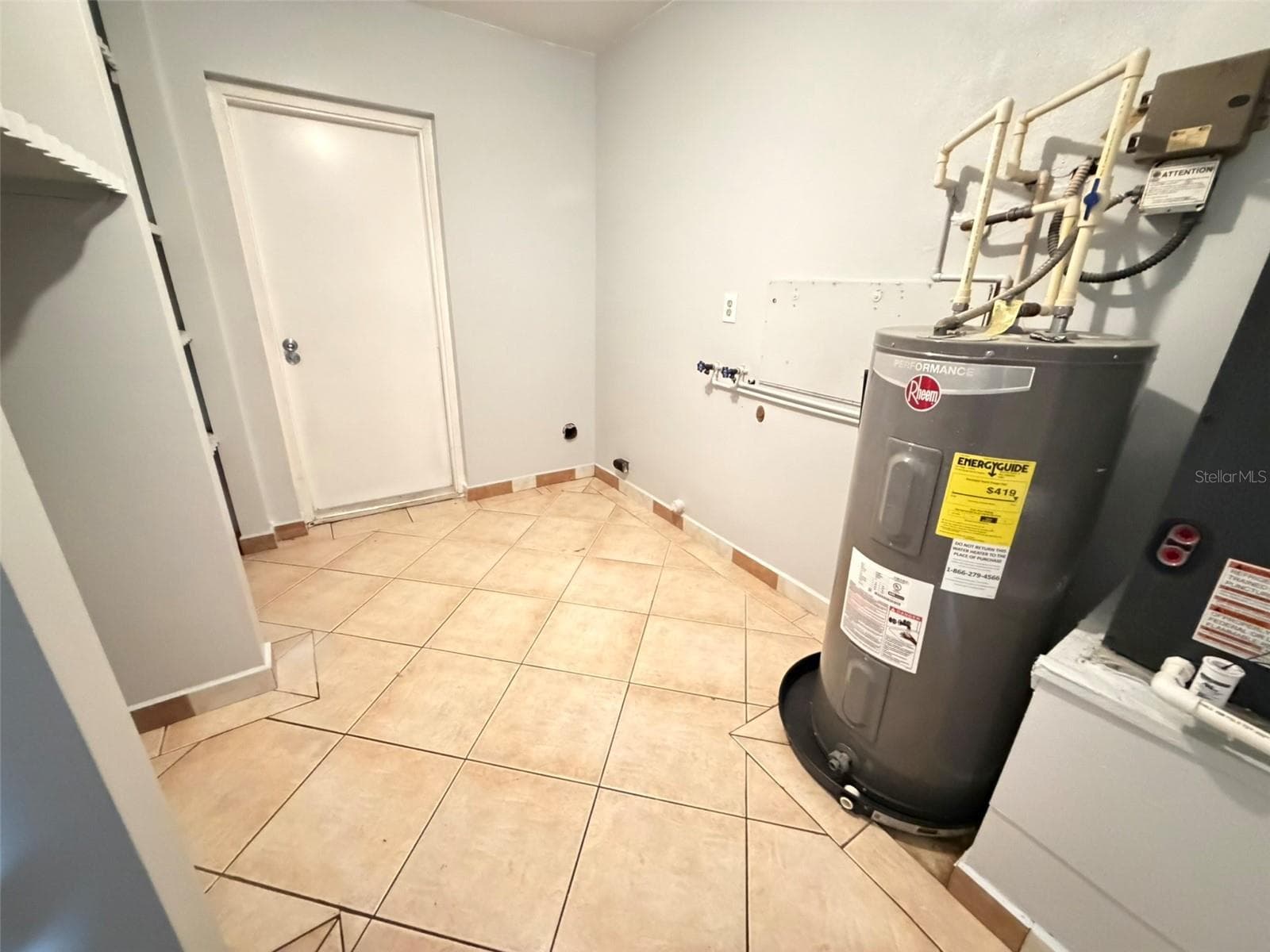 Half Duplex at 825 QUAIL HOLLOW DR, ORLANDO, photo 21 of 23