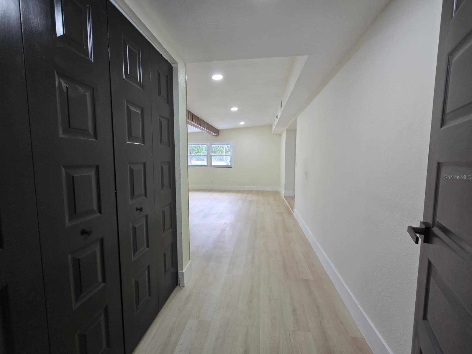 Single Family Residence at 9505 N WILLOW AVE, TAMPA, photo 24 of 52