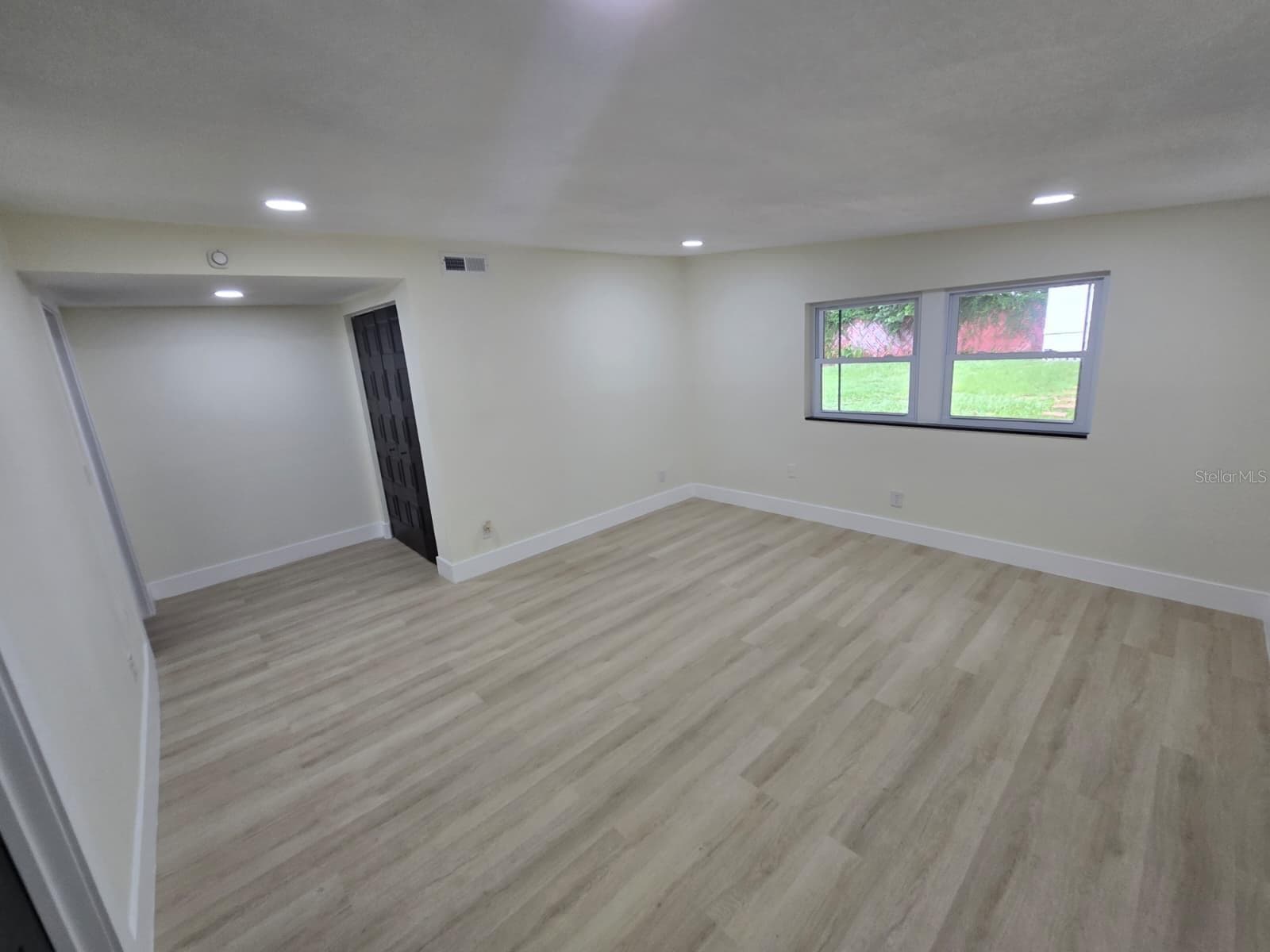 Single Family Residence at 9505 N WILLOW AVE, TAMPA, photo 26 of 52