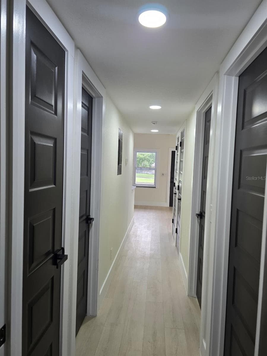 Single Family Residence at 9505 N WILLOW AVE, TAMPA, photo 31 of 52