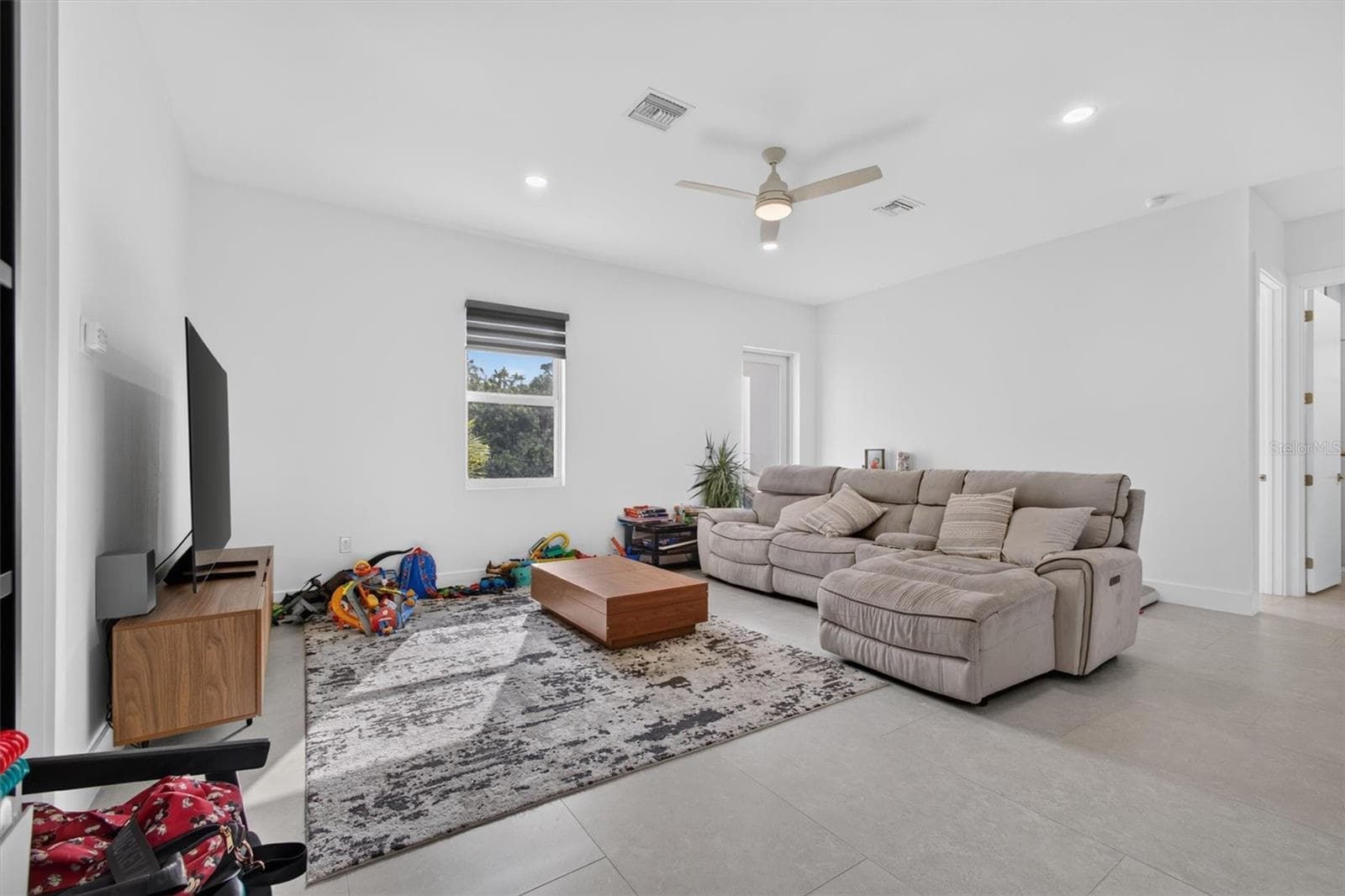 Single Family Residence at 237 EPPINGER DR, PORT CHARLOTTE, photo 18 of 61