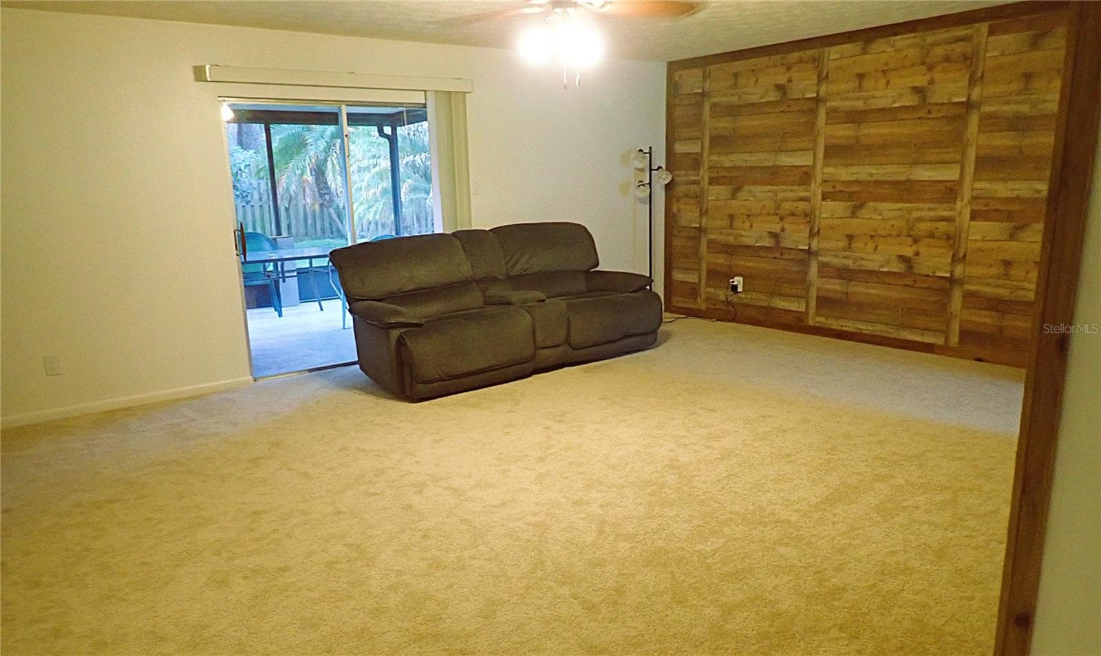 Single Family Residence at 3833 TWILIGHT DR, VALRICO, photo 7 of 40