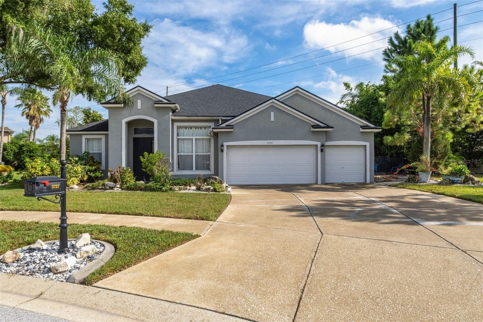 5727 GOLDEN OWL LOOP