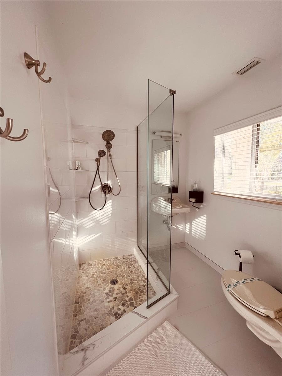 Single Family Residence at 12941 BELLERIVE DR, CLERMONT, photo 19 of 36