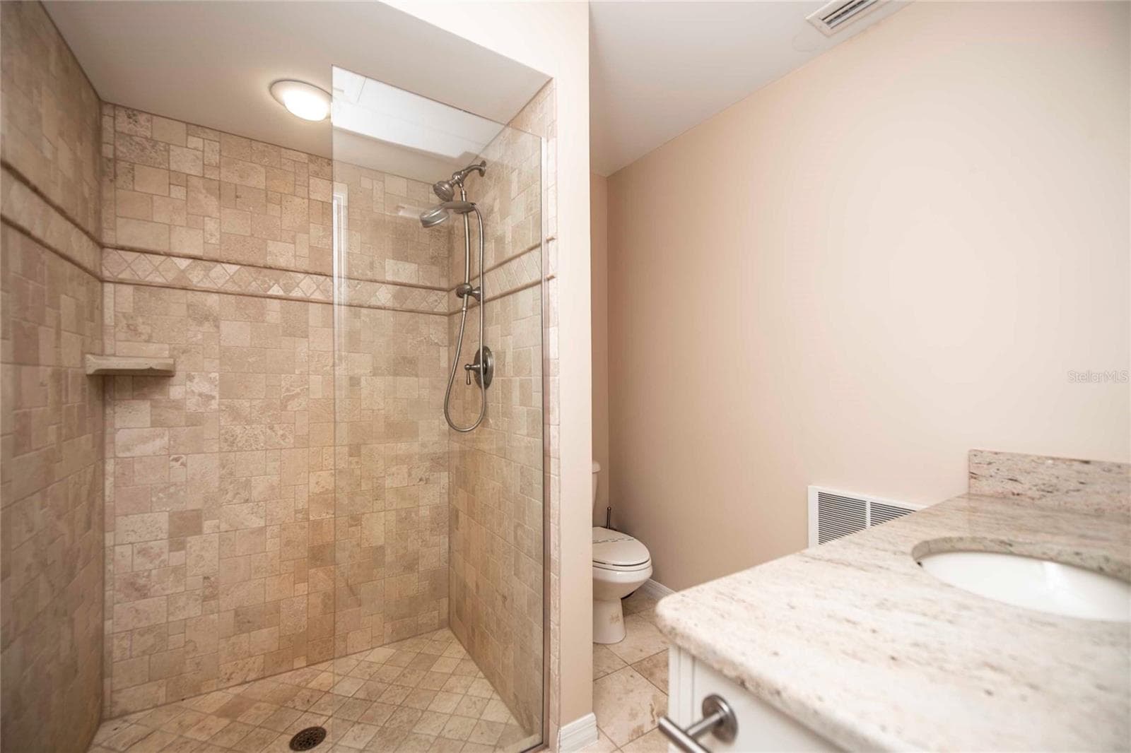 Single Family Residence at 12941 BELLERIVE DR, CLERMONT, photo 21 of 36