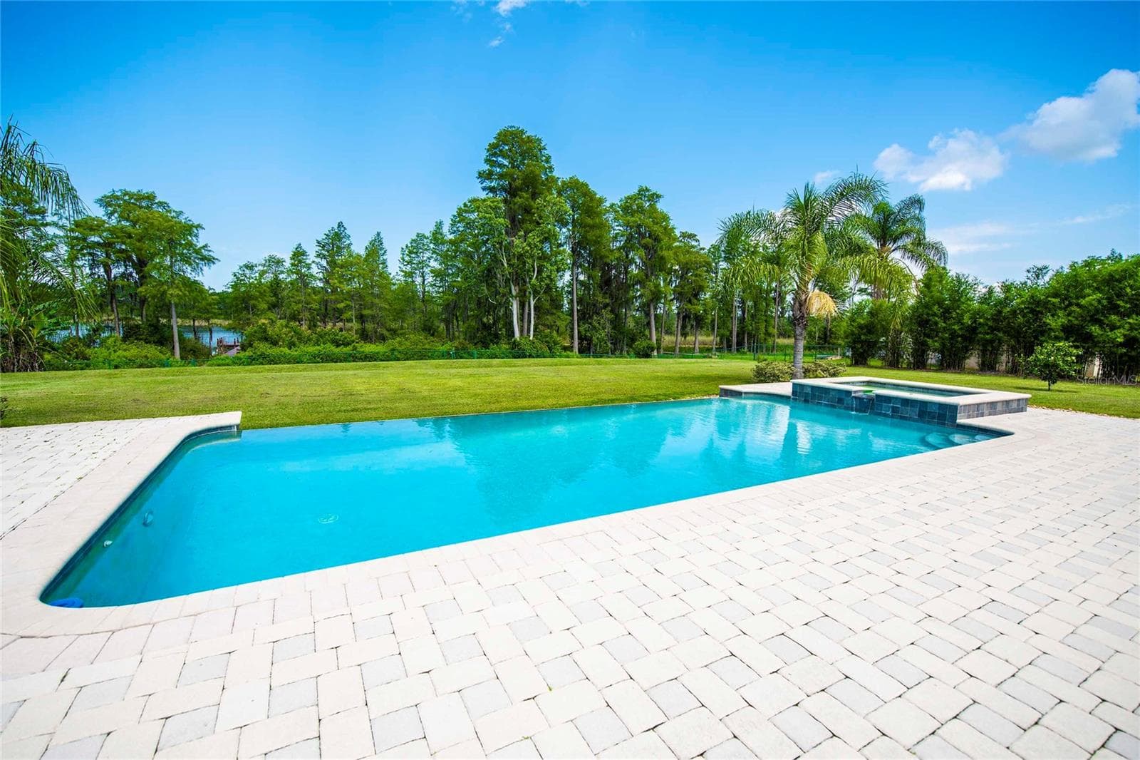 Single Family Residence at 12941 BELLERIVE DR, CLERMONT, photo 25 of 36