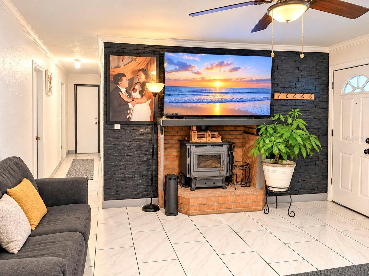 Living - 4012 CORNISH DR, TALLAHASSEE