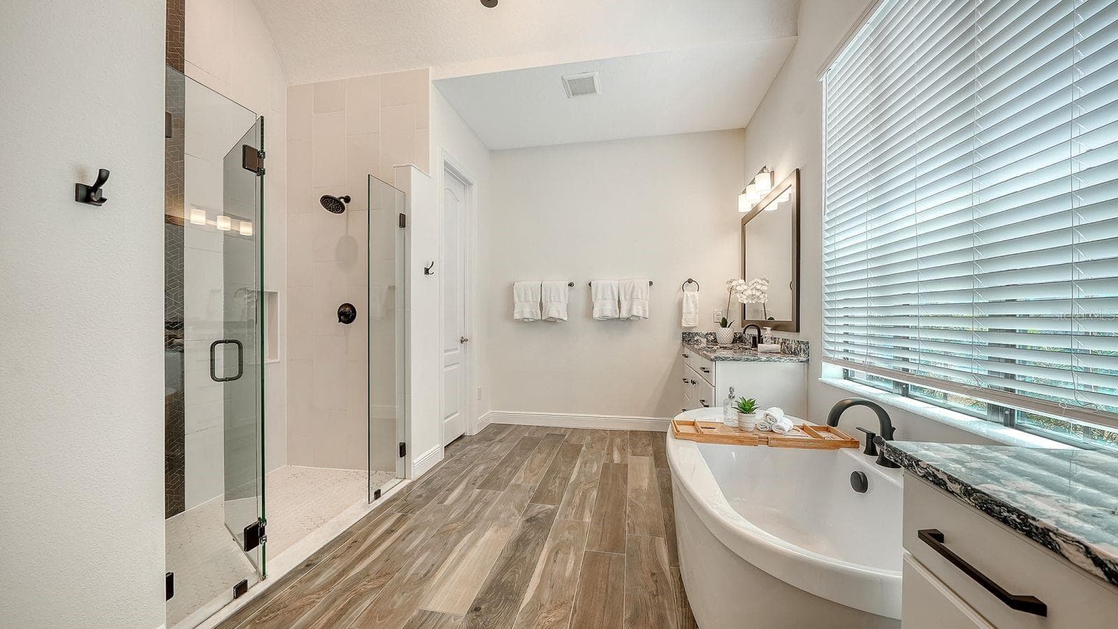 Single Family Residence at 16720 BERWICK TER, LAKEWOOD RANCH, photo 20 of 57
