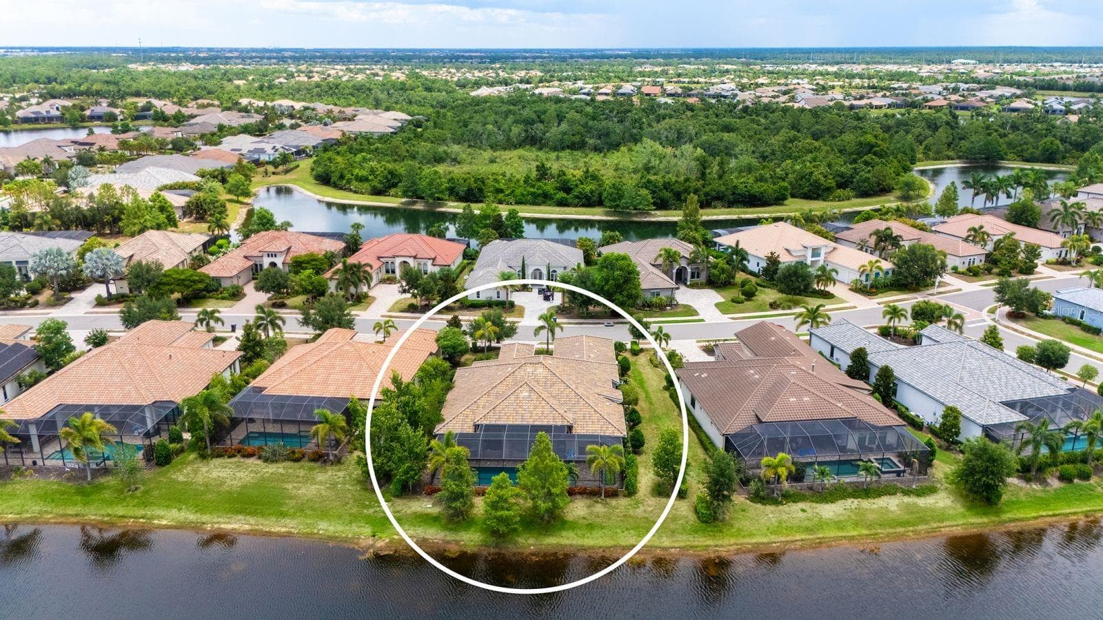 Single Family Residence at 16720 BERWICK TER, LAKEWOOD RANCH, photo 36 of 57