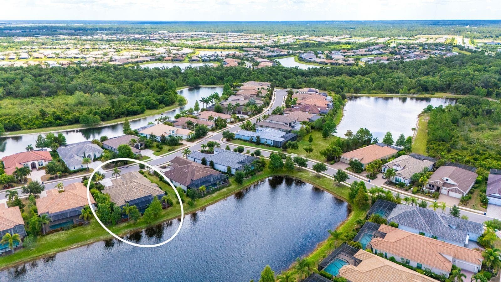 Single Family Residence at 16720 BERWICK TER, LAKEWOOD RANCH, photo 37 of 57
