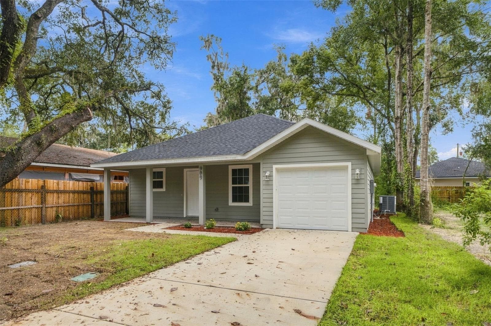 Single Family Residence at 909 NE 18TH TER, GAINESVILLE, photo 23 of 24