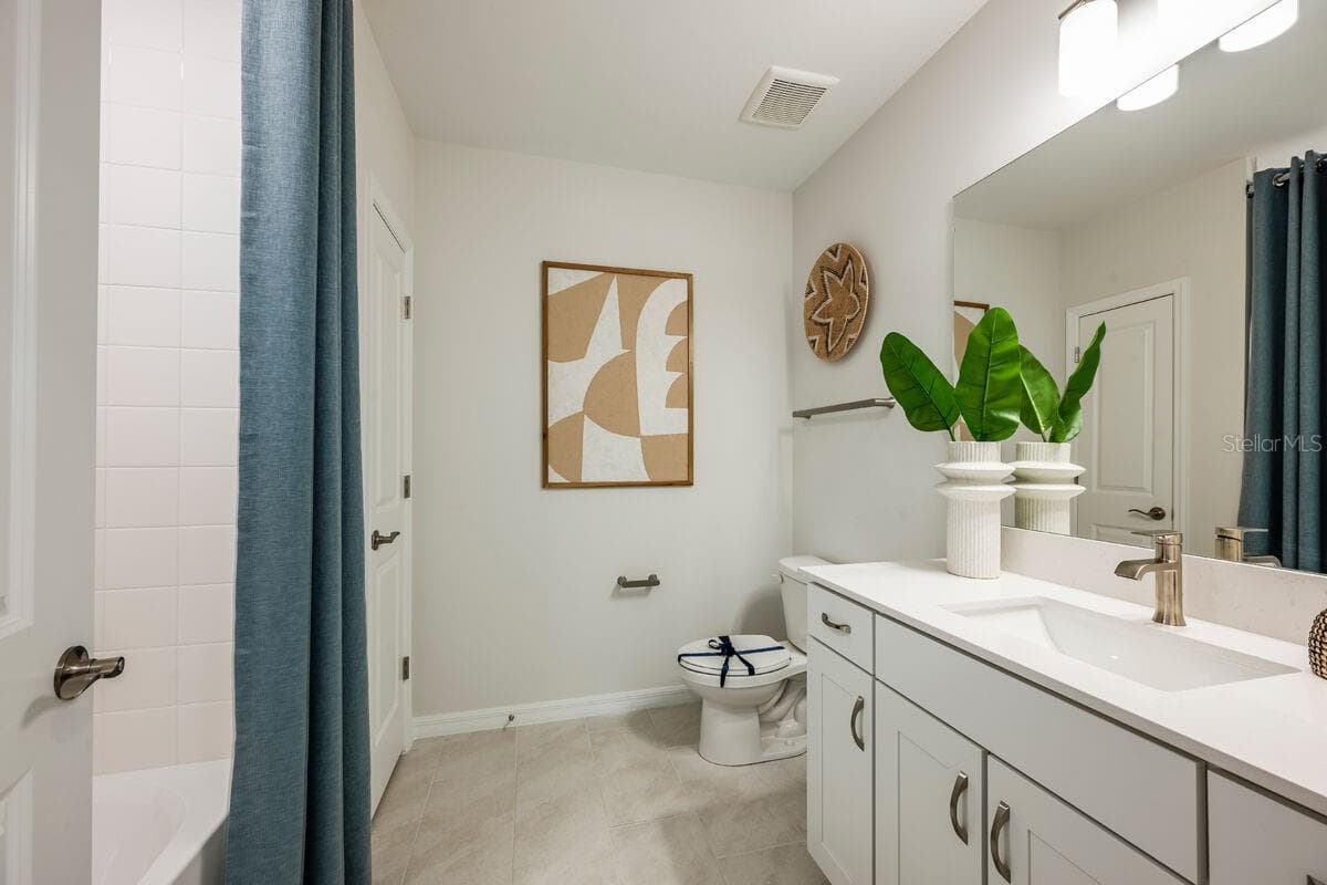 Owners Bath-Photo description represents the model home of same floor plan. - 24500 SW KINGSWAY CIR, LAKE SUZY