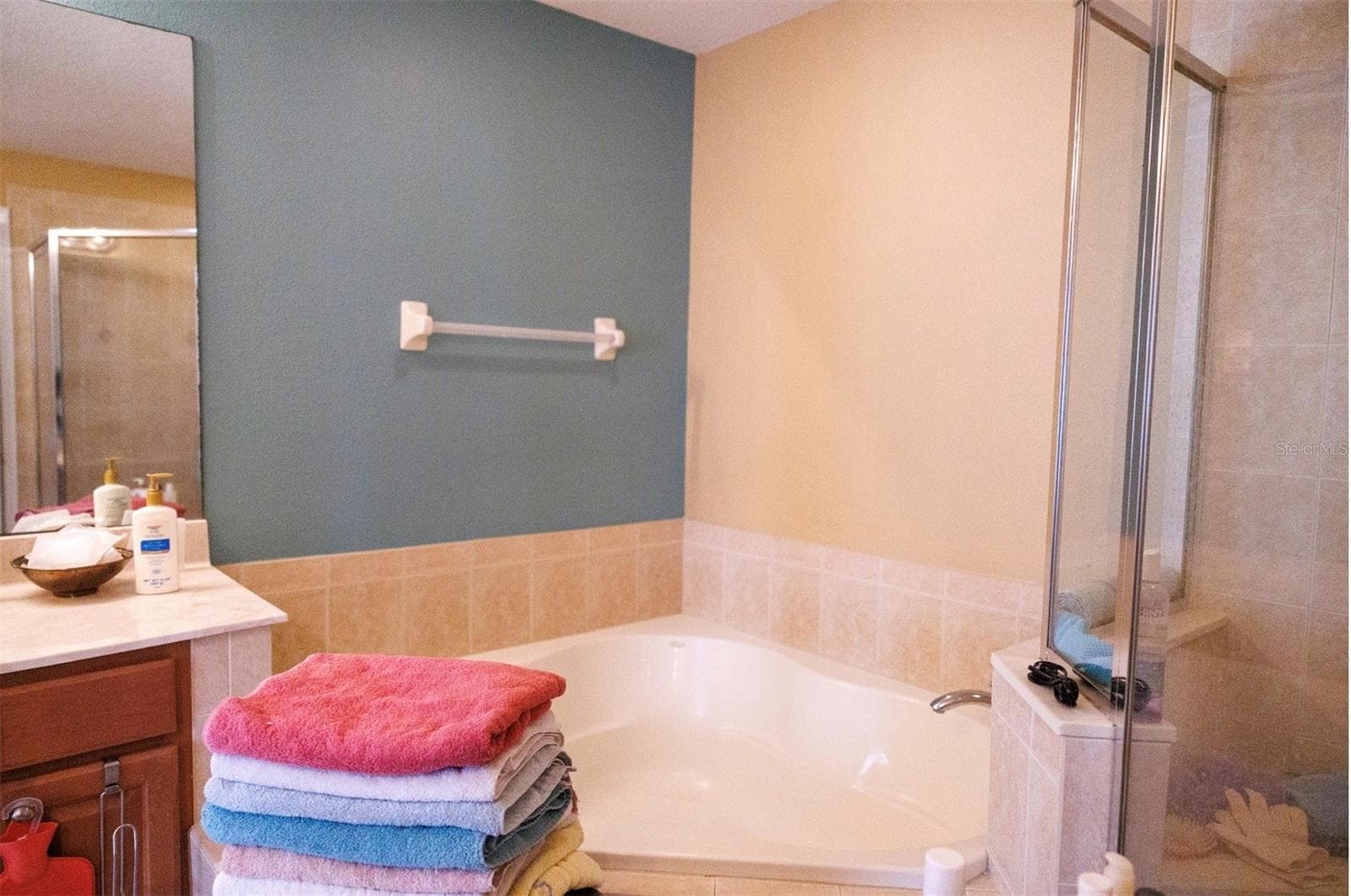 Primary Soaker tub and shower - 1128 TRAVERTINE TER, SANFORD