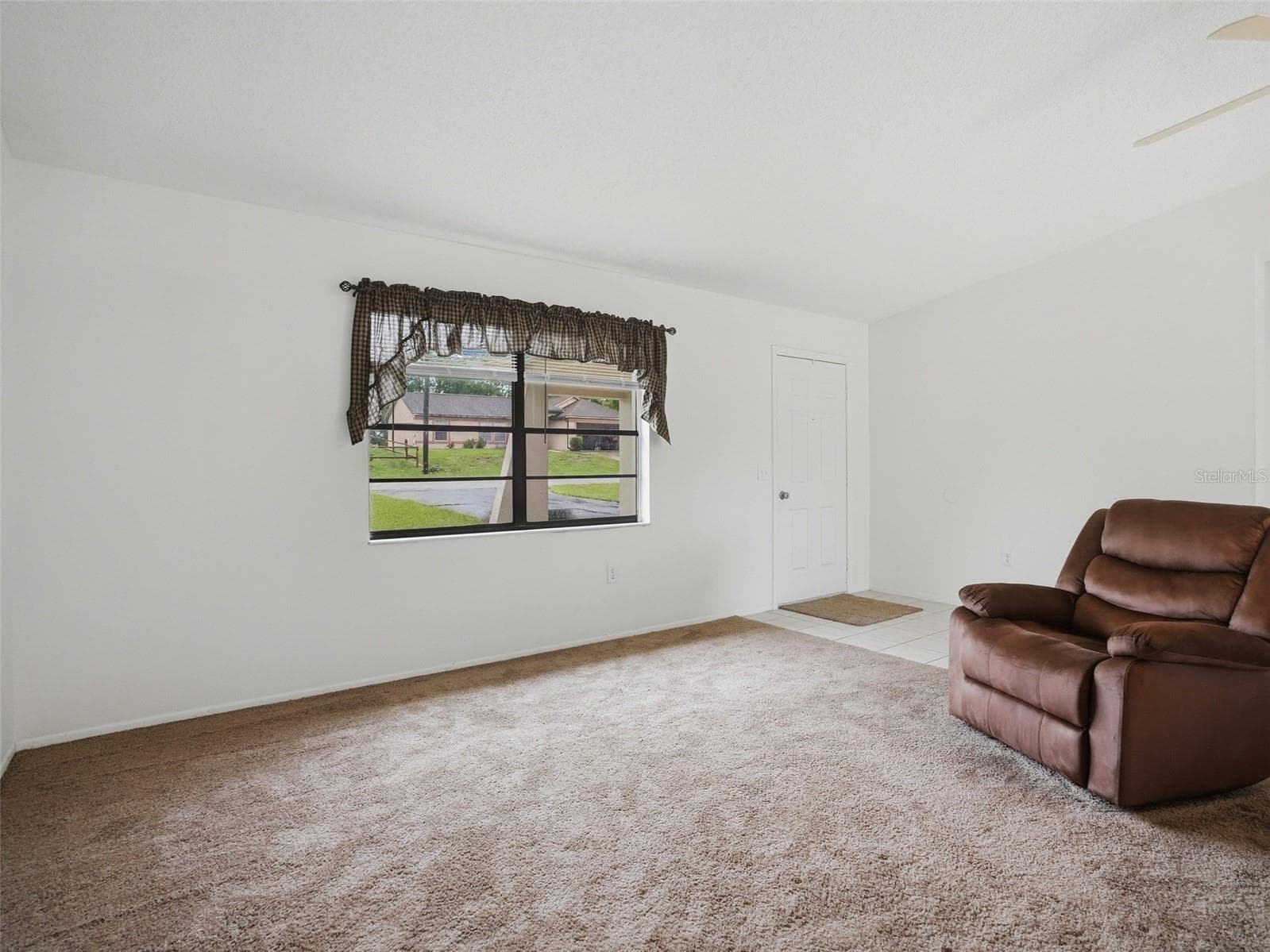 Single Family Residence at 301 KILLINGER AVE, SPRING HILL, photo 6 of 30