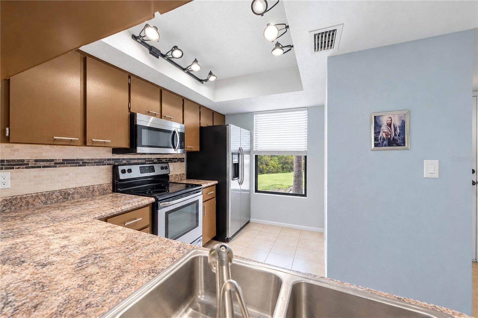 Condominium at 1999 KINGS HWY #16B, PORT CHARLOTTE, photo 6 of 21