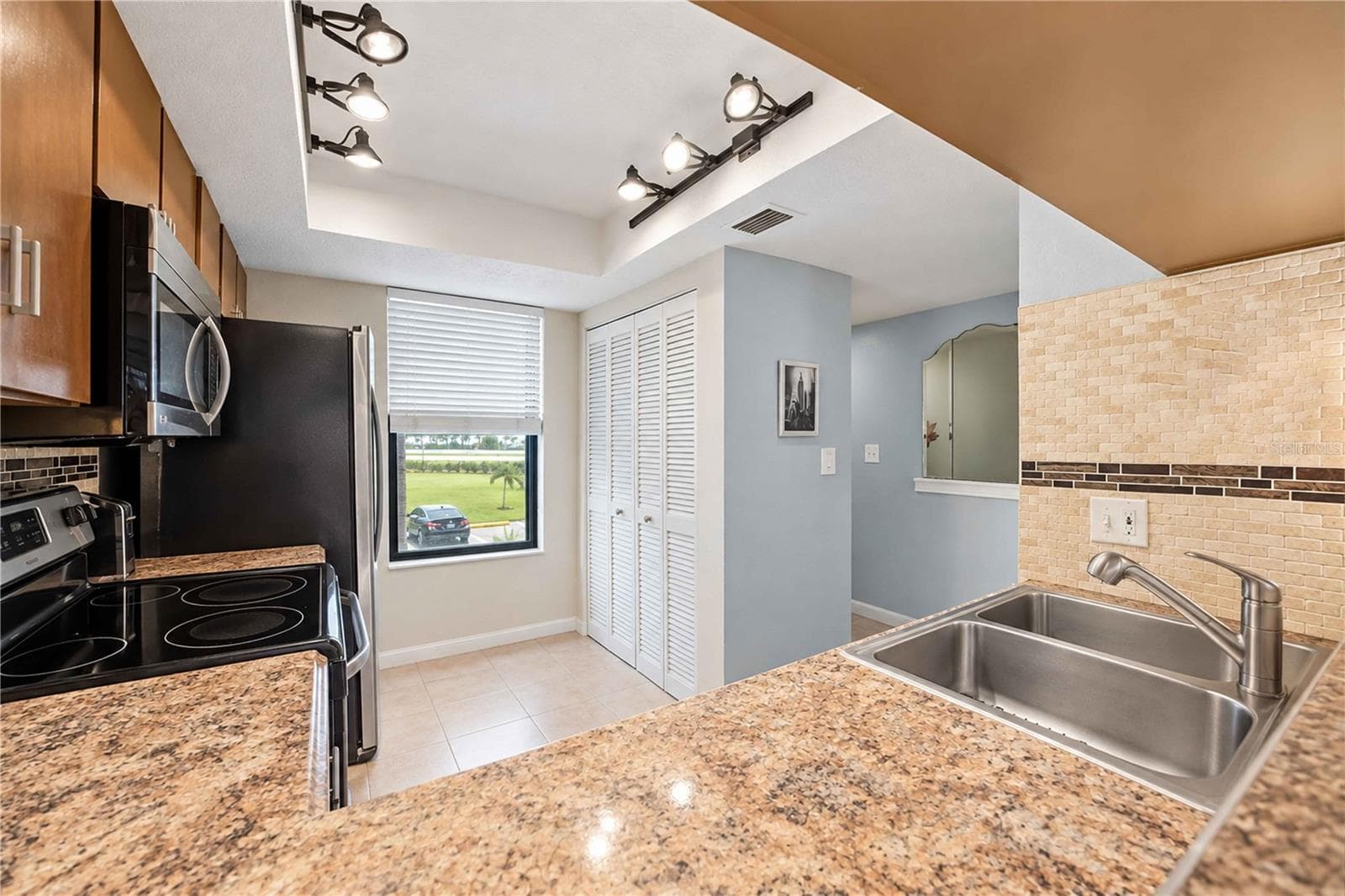 Condominium at 1999 KINGS HWY #16B, PORT CHARLOTTE, photo 8 of 21