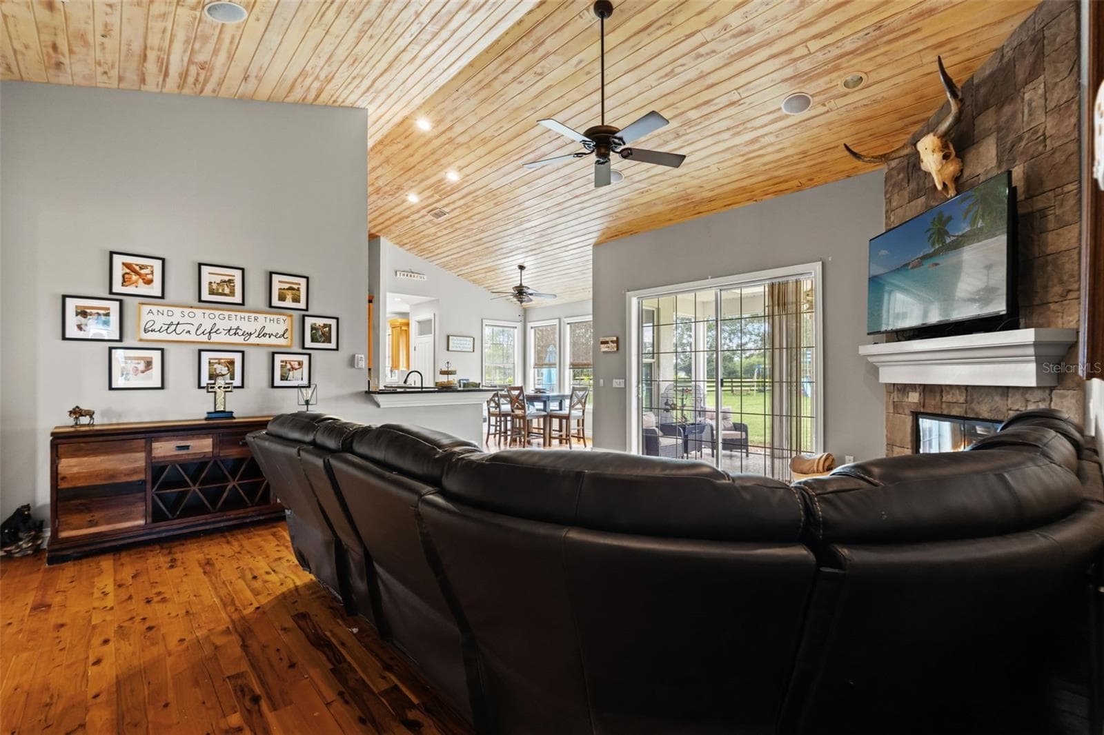 Single Family Residence at 18351 KUKA LN, SPRING HILL, photo 16 of 75