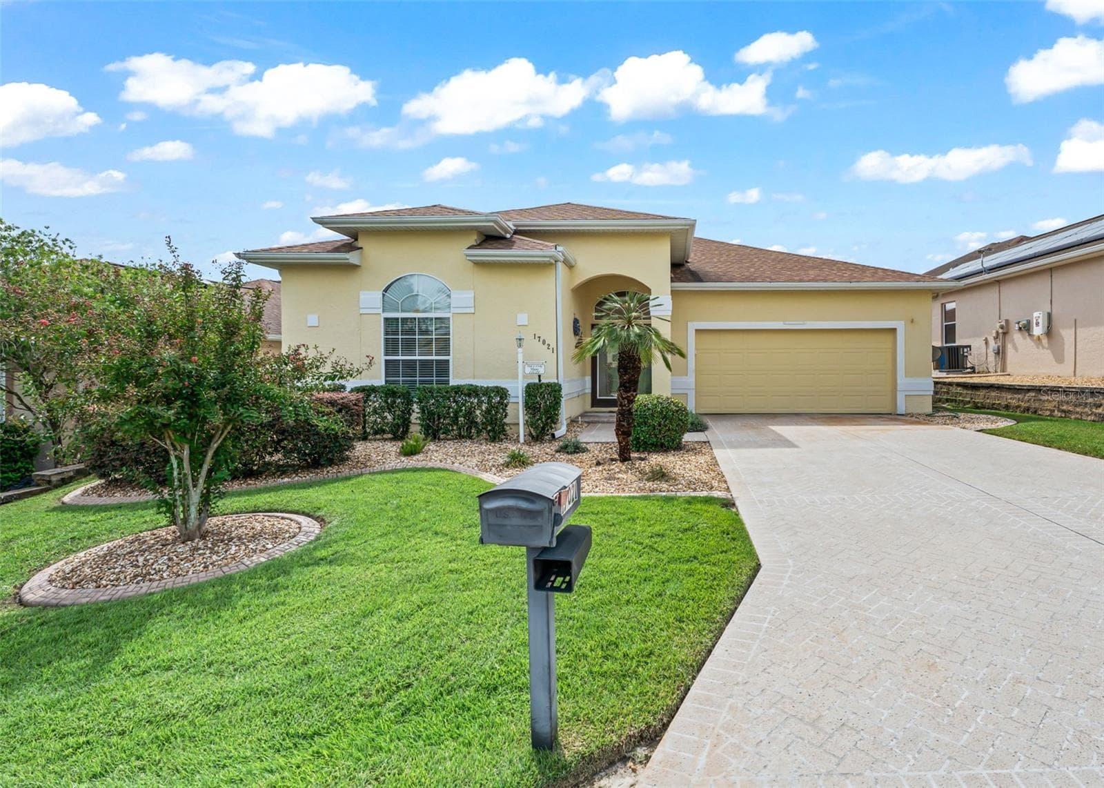 Professional Tropical Landscaping - 17021 SE 115TH TERRACE RD, SUMMERFIELD