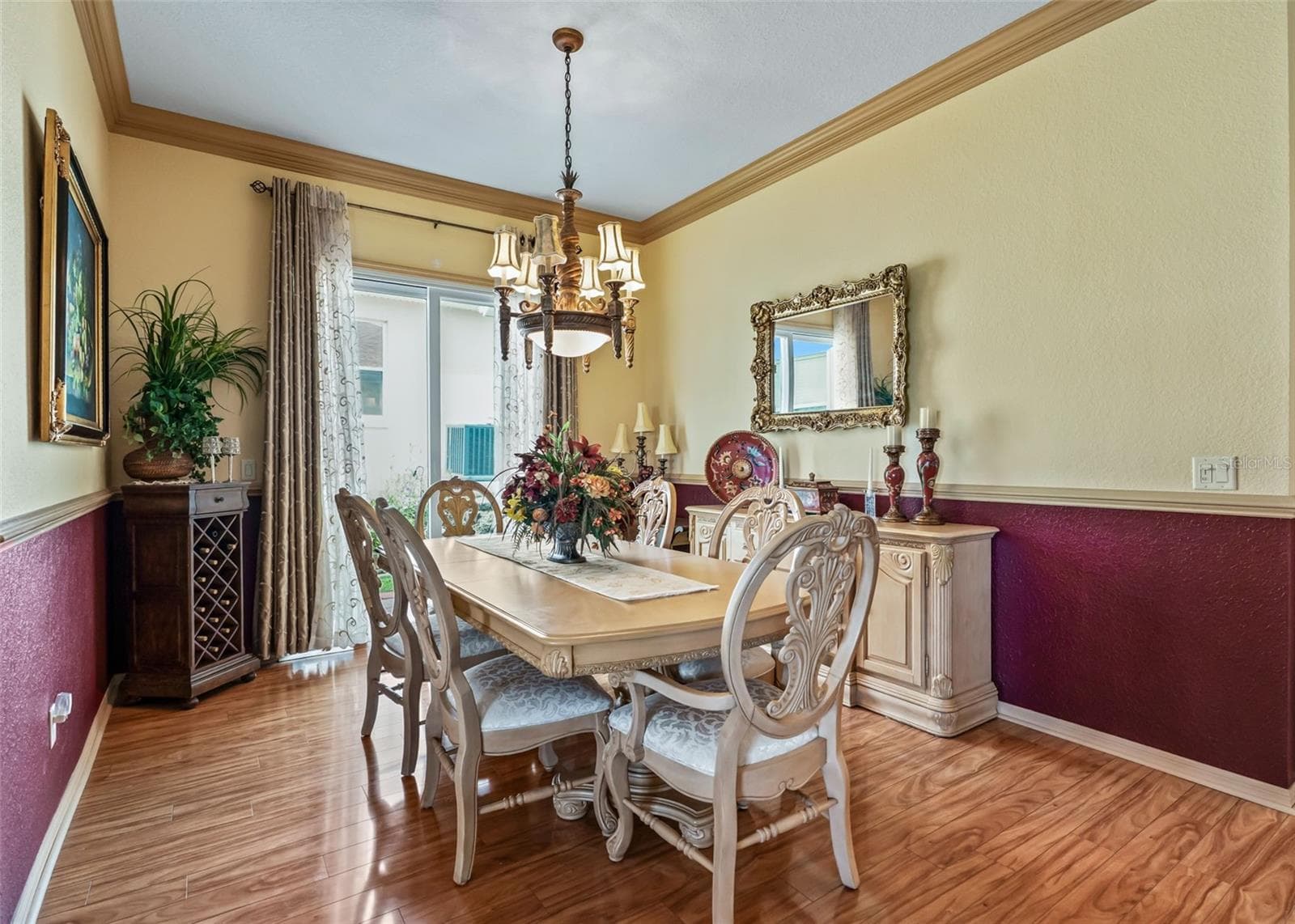 Dining area w/Sliders to Back Patio - 17021 SE 115TH TERRACE RD, SUMMERFIELD