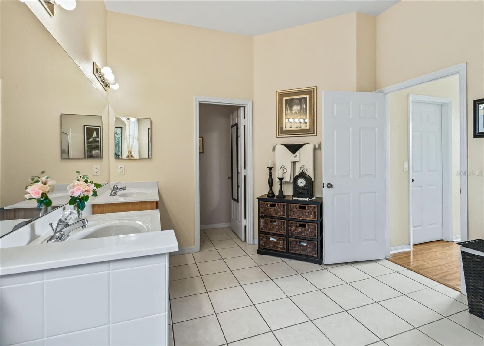 En Suite w/Private Water Closet - 17021 SE 115TH TERRACE RD, SUMMERFIELD
