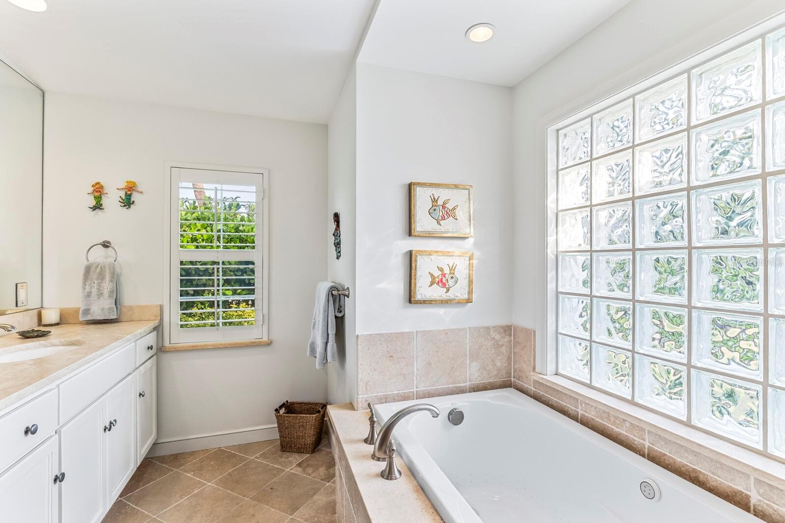Primary bath - 252 WATERWAYS AVE, BOCA GRANDE