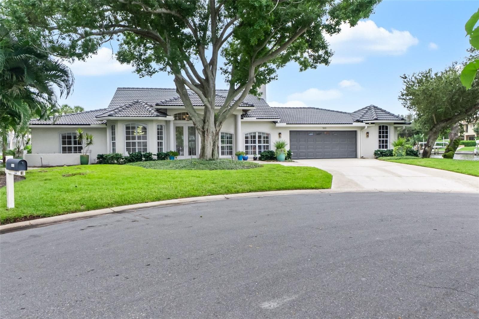 500 VENICE LN