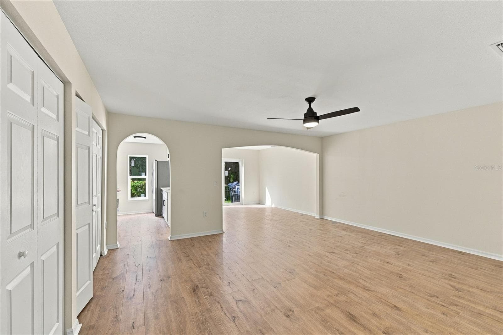 Townhouse at 9951 ASHBURN LAKE DR, TAMPA, photo 5 of 44