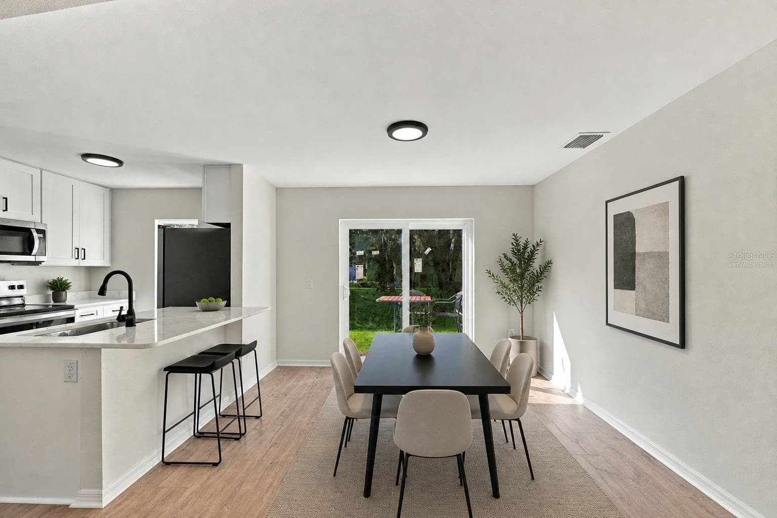 virtually staged - 9951 ASHBURN LAKE DR, TAMPA