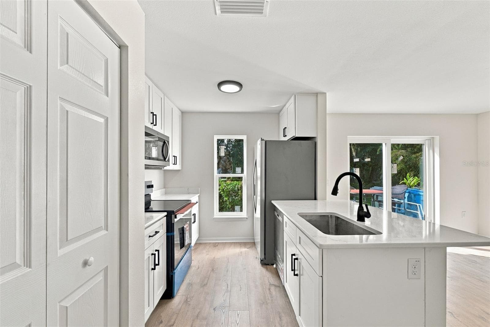 Townhouse at 9951 ASHBURN LAKE DR, TAMPA, photo 11 of 44