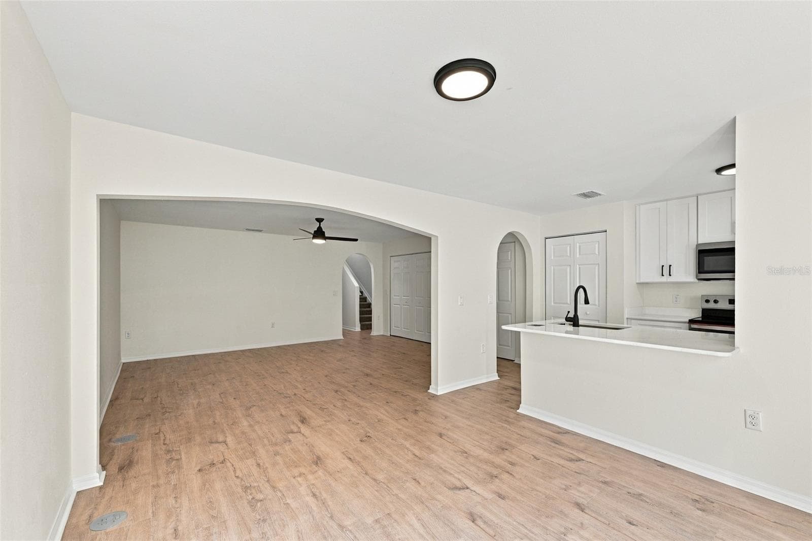 Townhouse at 9951 ASHBURN LAKE DR, TAMPA, photo 13 of 44